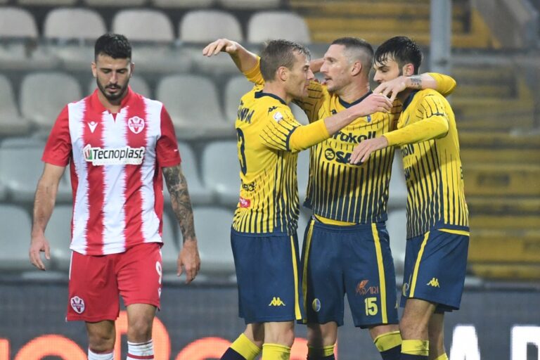 Modena – Vis Pesaro: 2-1