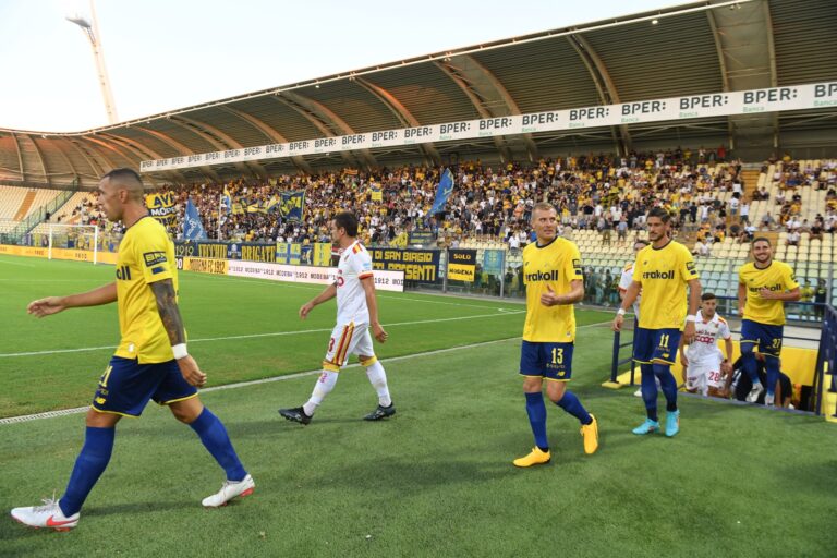 I gialli passano il turno