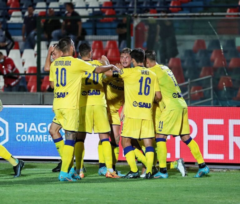 Cosenza-Modena 2-1: Bonfanti-gol non basta, 2^ sconfitta.