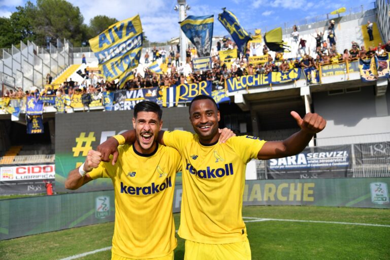 Ascoli-Modena 1-2: rimonta con Falcinelli e Diaw