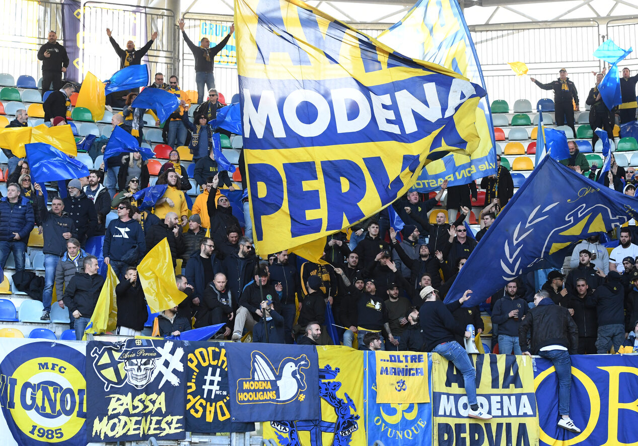 Modena-Cosenza: ai tifosi poster e album - Modena FC