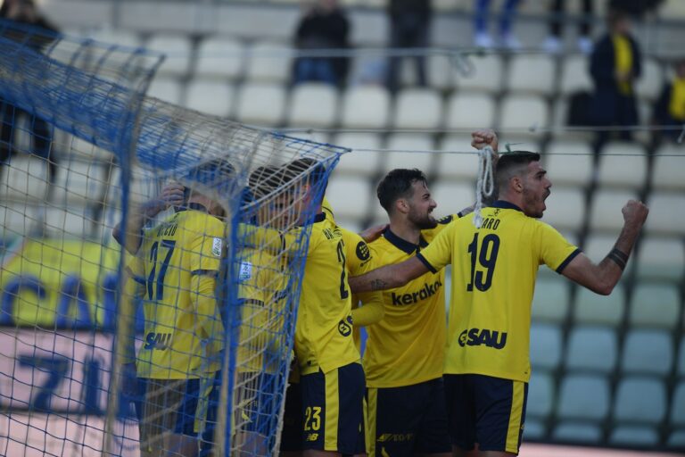 Modena-Parma 3-0: tre gol per un altro derby
