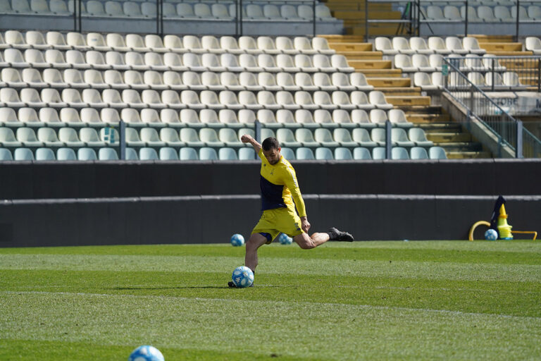 New Balance: dal 23/3, via agli sconti