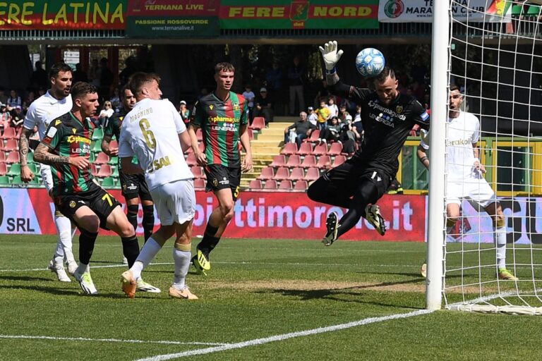 Ternana-Modena 0-0: 10 palle gol non bastano