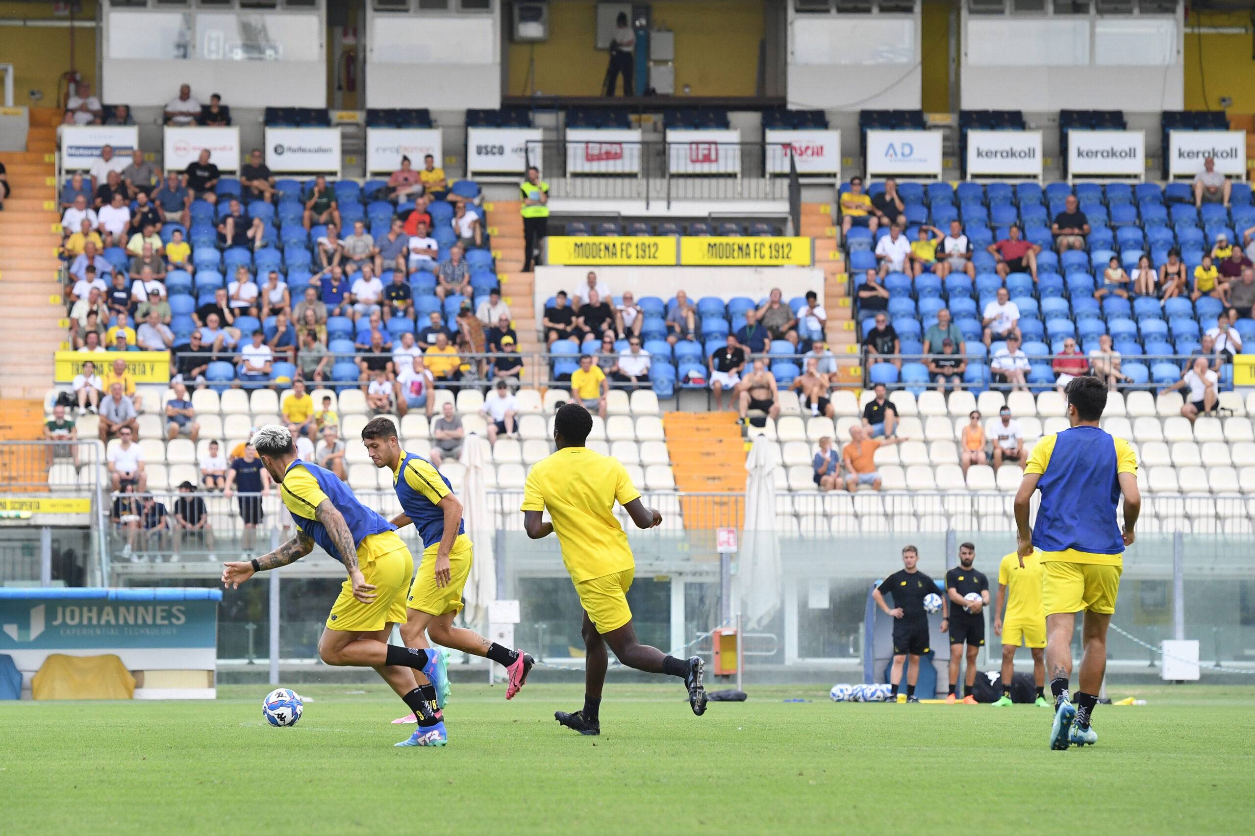 Allenamenti: con 300 tifosi al Braglia Allenamenti: con 300 tifosi al Braglia
