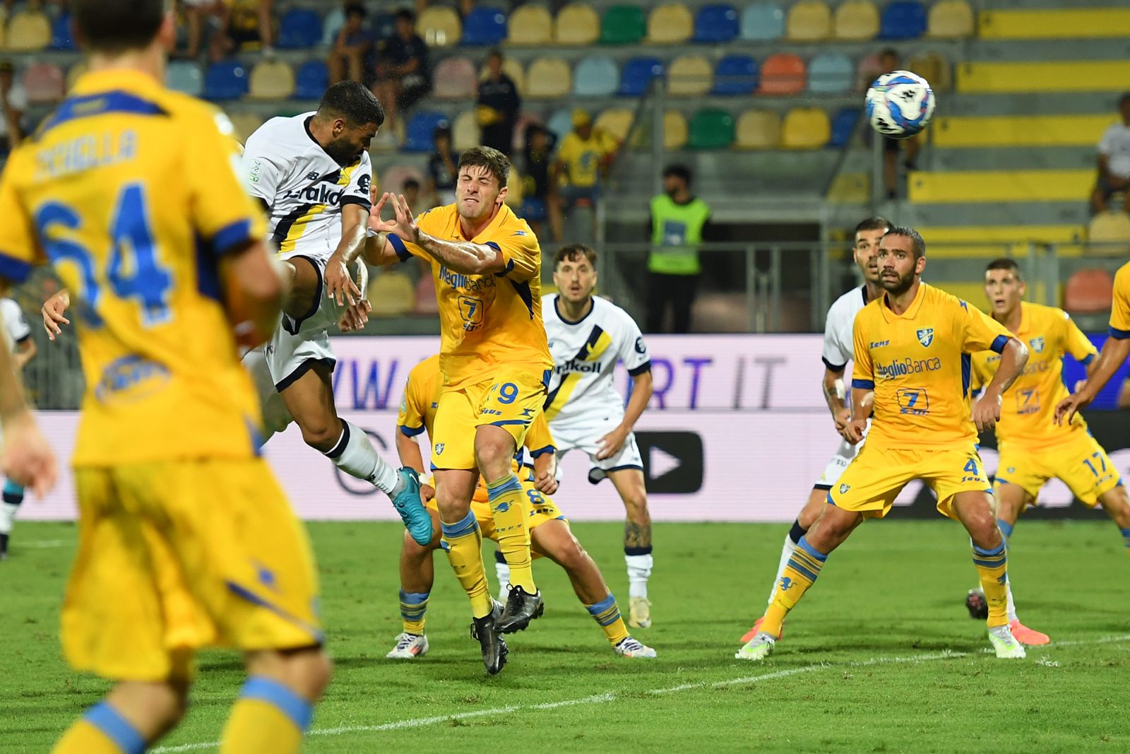Frosinone-Modena 1-1: Defrel la riprende nel recupero