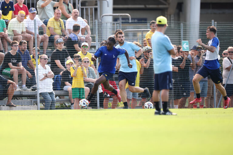 Allenamenti: 500 tifosi per il primo abbraccio