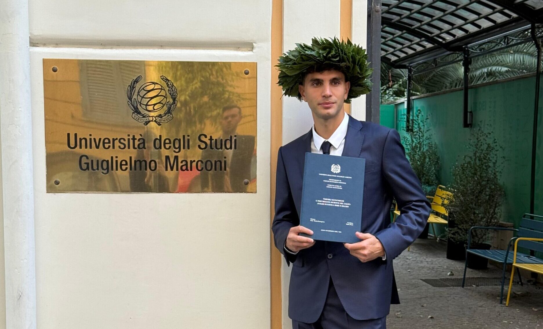 Fabio Ponsi è dottore: le congratulazioni della società Fabio Ponsi è dottore: le congratulazioni della società