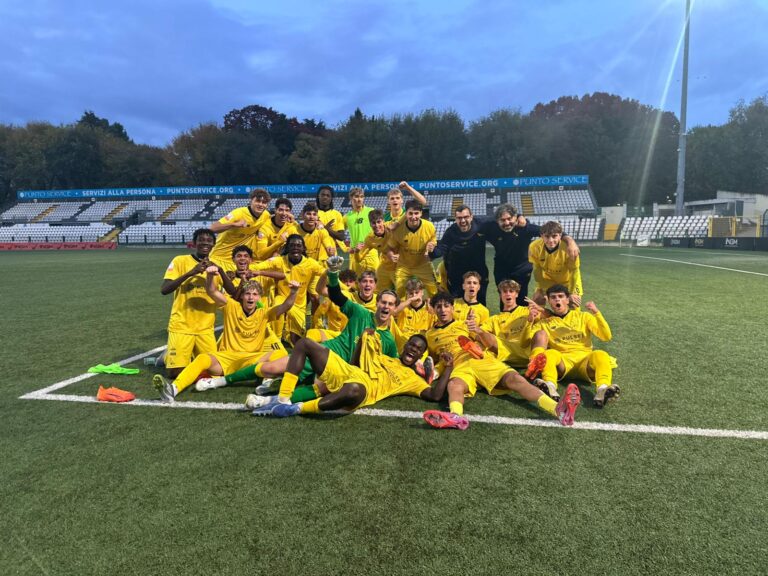 Primavera: tris dei canarini a Vercelli