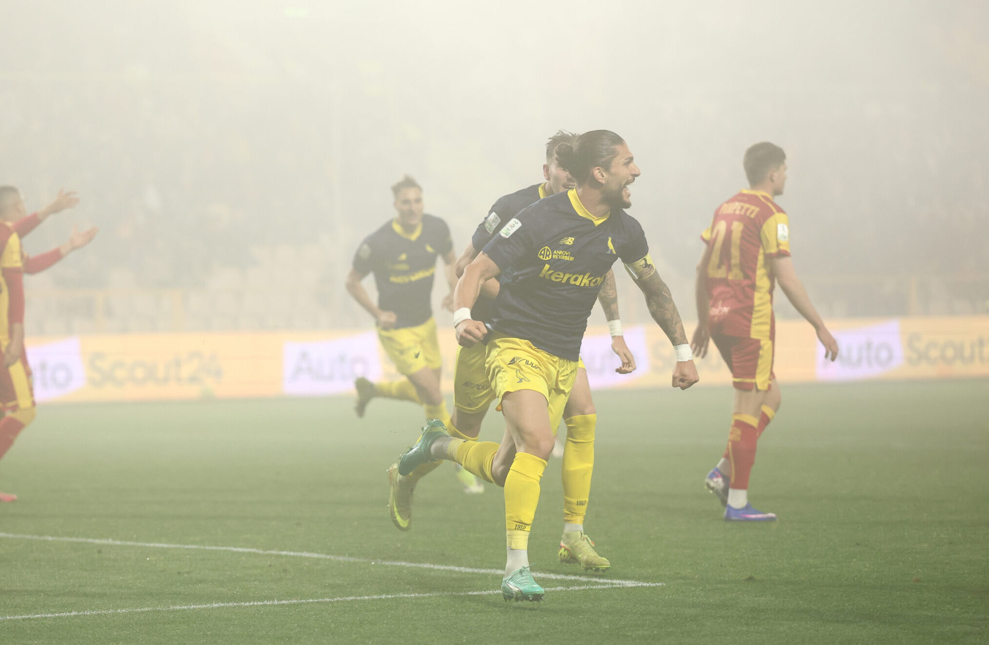 Catanzaro-Modena 2-2: Mendes colpisce nella nebbia