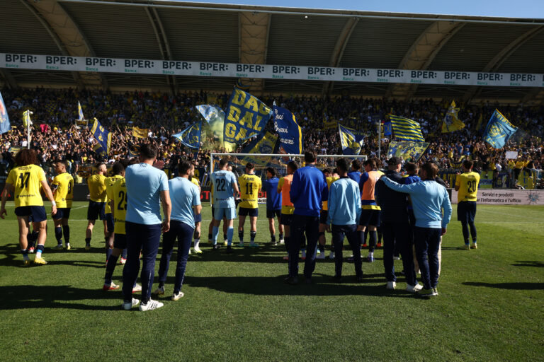 Modena-Reggiana 2-1: è festa per i 12mila del Braglia