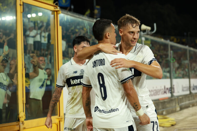 Cremonese-Modena 0-3: i canarini splendono allo Zini