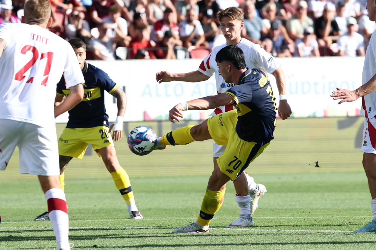 Sudtirol-Modena 1-1: Ambrosino la riprende nel finale Sudtirol-Modena 1-1: Ambrosino la riprende nel finale