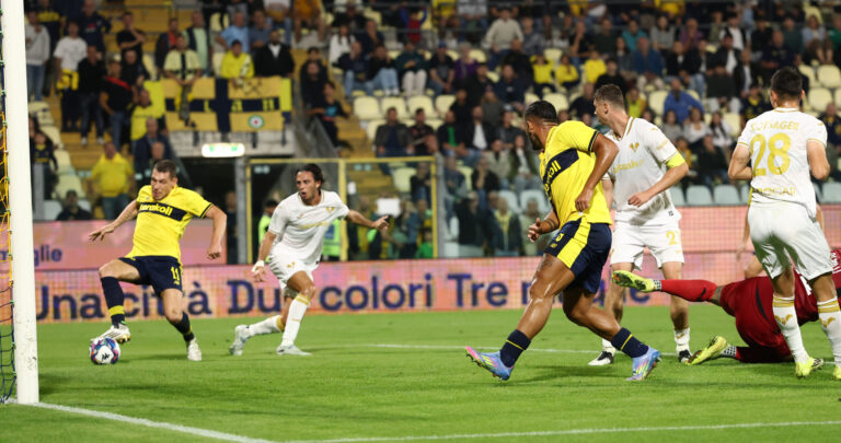 Modena-Hellas Verona 3-2: Belotti fa esplodere i 13mila del Braglia