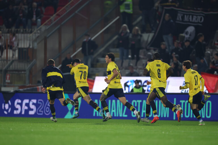 Vicenza-Modena 1-2: tre punti all’ultimo respiro